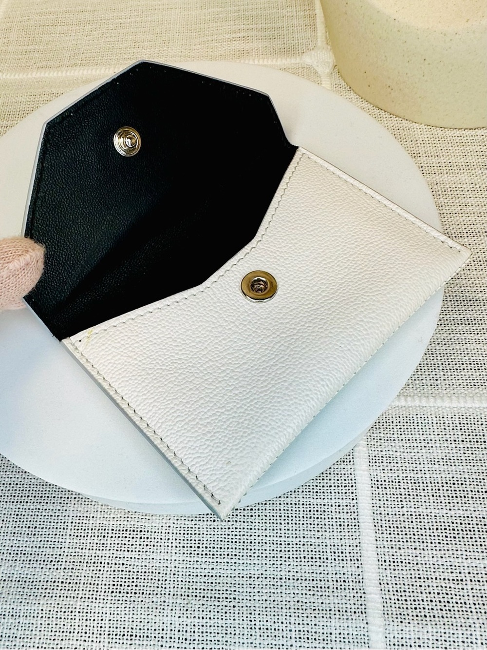 Alexander McQueen White Leather Envelope Card Wallet with Silver Logo - Picture 8 of 10